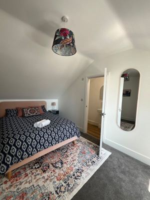 Loft bedroom with en-suite